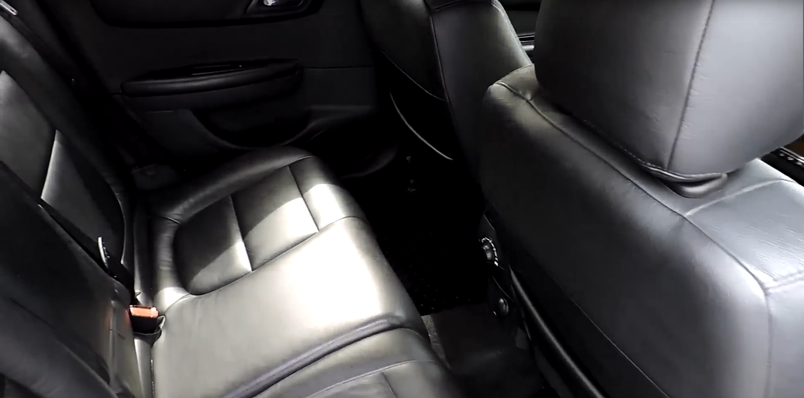 c4-exlusive-2010-interior-traseiro