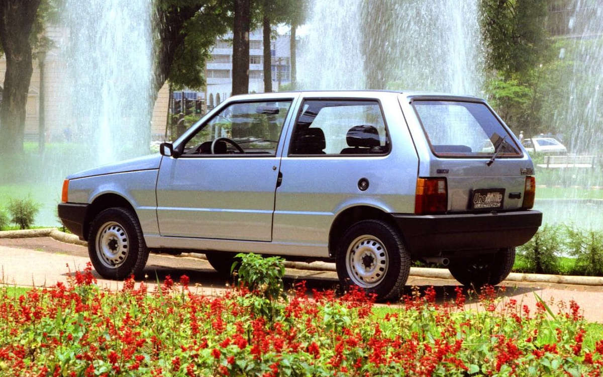 Fiat Uno Mille Electronic 1994: Tudo Sobre o Modelo